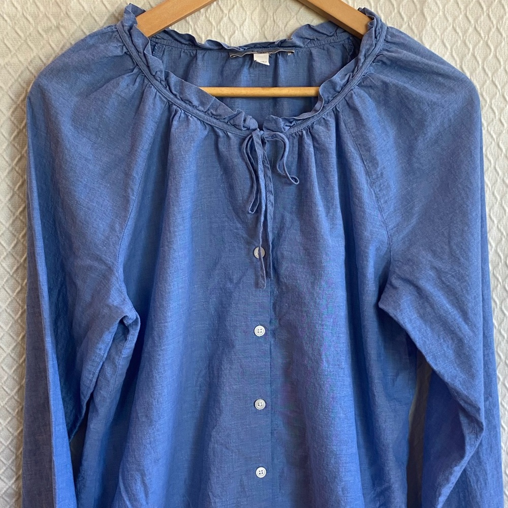 Ann Taylor LOFT. Blue/Denim Long-Sleeve Button Front Casual Blouse. M. Like New!